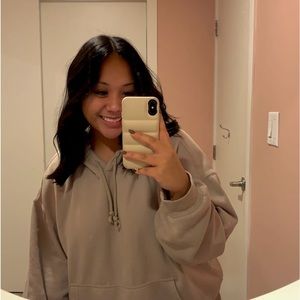 Meet your Posher, Kira